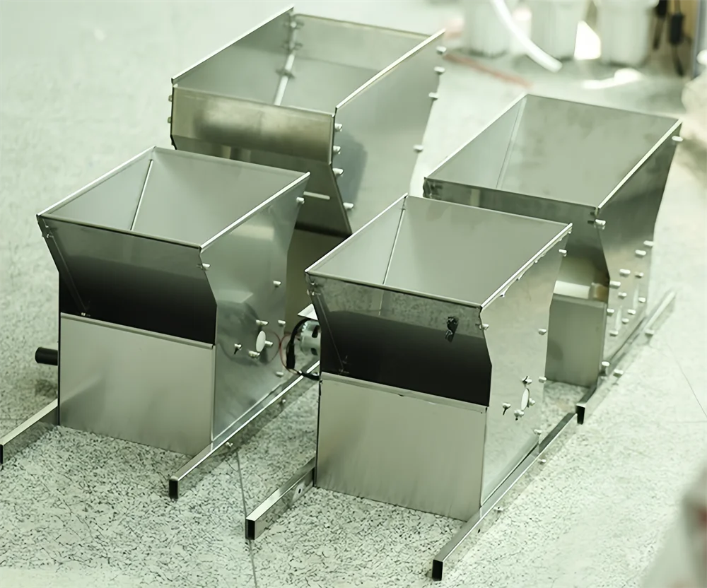 Stainless Steel Electric Grape Crusher Blueberry Mulberry Fruits Juice Press Crusher Red Wine Brewing Grape Crushing Machine