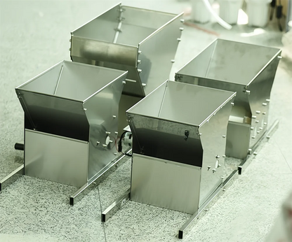 Stainless Steel Electric Grape Crusher Blueberry Mulberry Fruits Juice Press Crusher Red Wine Brewing Grape Crushing Machine