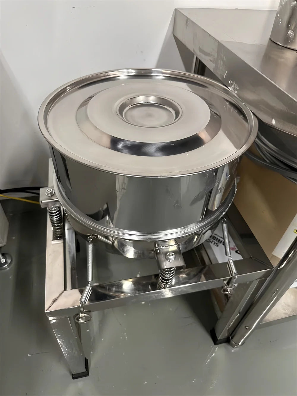 Automatic Sifter Shaker Machine Electric Vibrating Screen Powder Screening Sifting Machine Powder Sieve